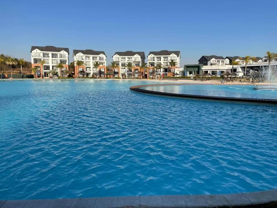 Rnr Crystal Lagoon Apartment พริทอเรีย ภายนอก รูปภาพ