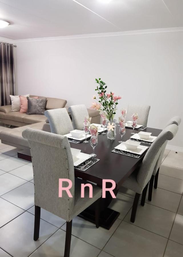 Rnr Crystal Lagoon Apartment พริทอเรีย ภายนอก รูปภาพ